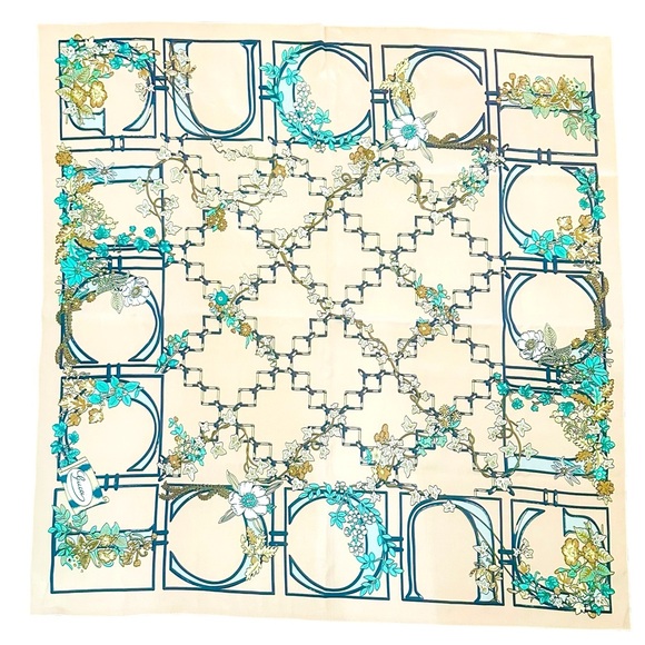 Gucci Silk Scarf Pretty Floral GG Trellis Print Peachy Pink Made in Italy w/Box - Picture 2 of 8